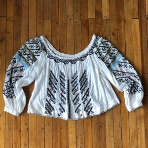 Linen embroidered crop top